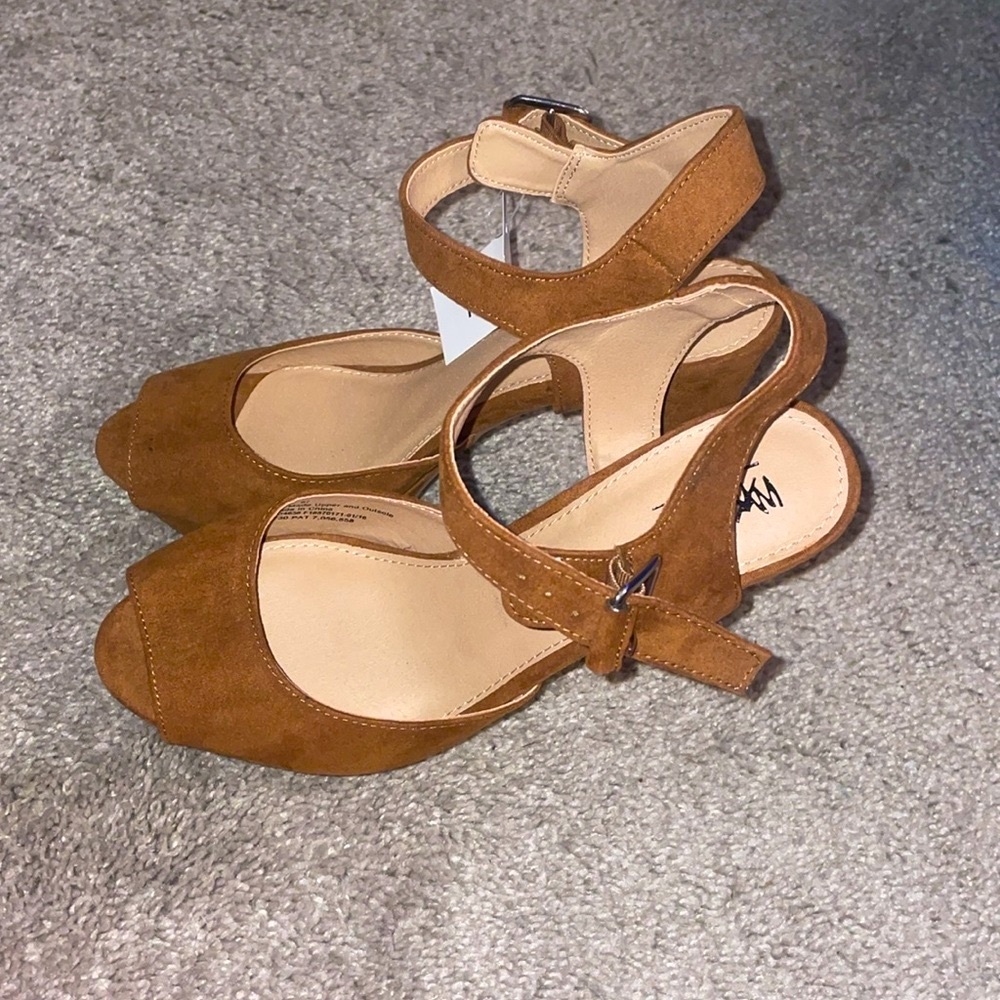 Mossimo Supply Co. Women's Brown Peep Toe Heels size 8.5